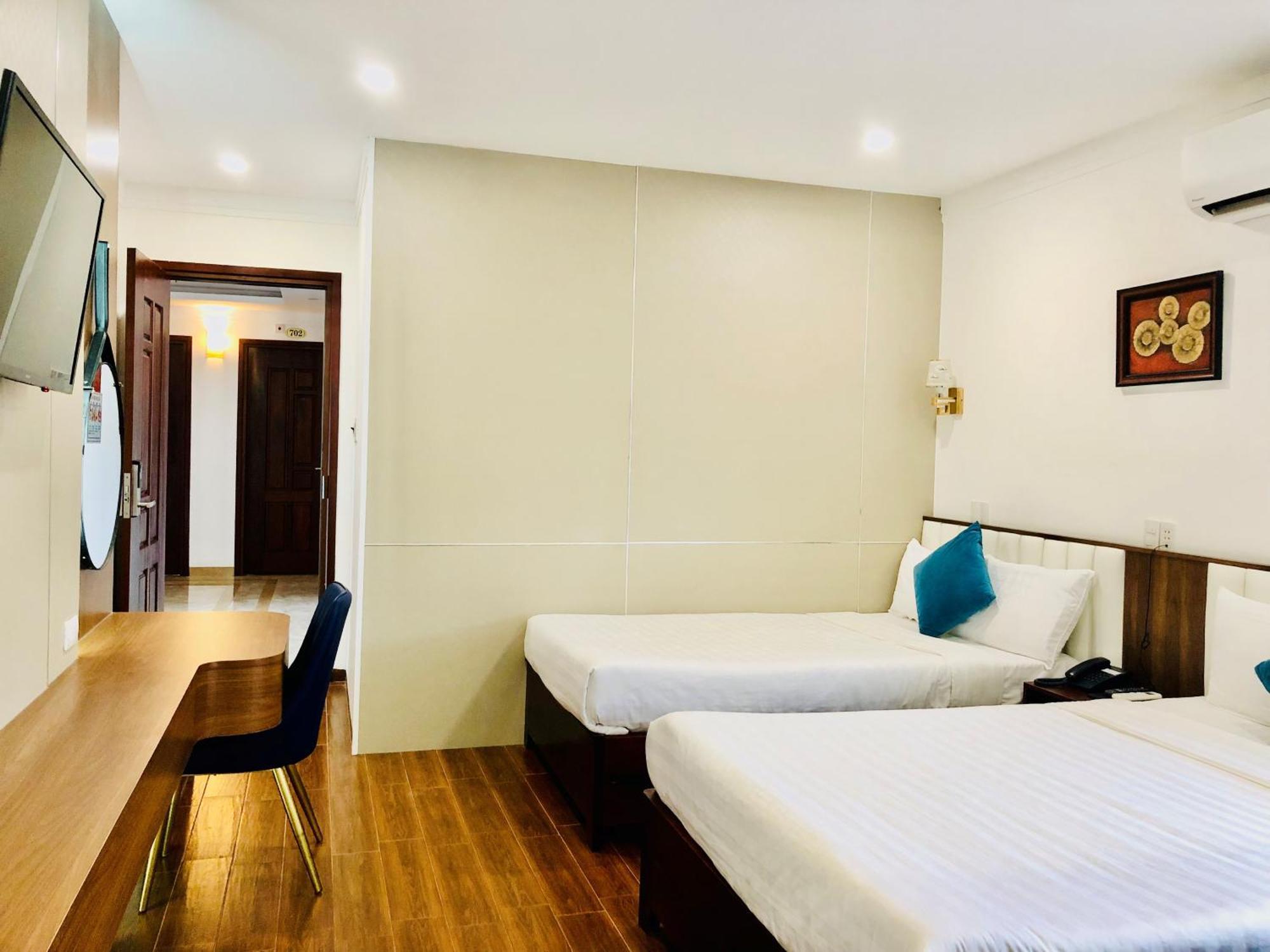 Le Center Hotel Pleiku Extérieur photo