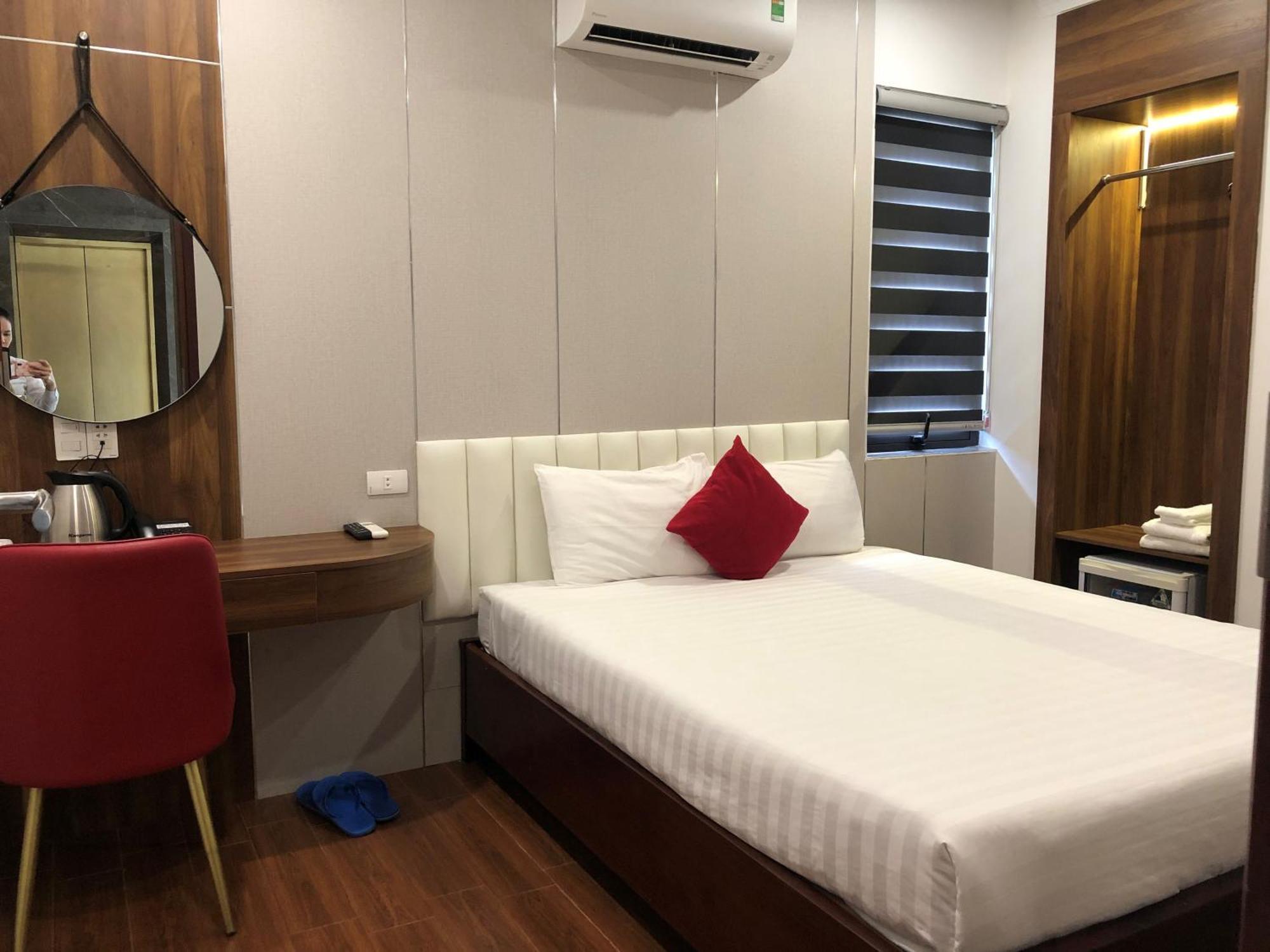 Le Center Hotel Pleiku Extérieur photo