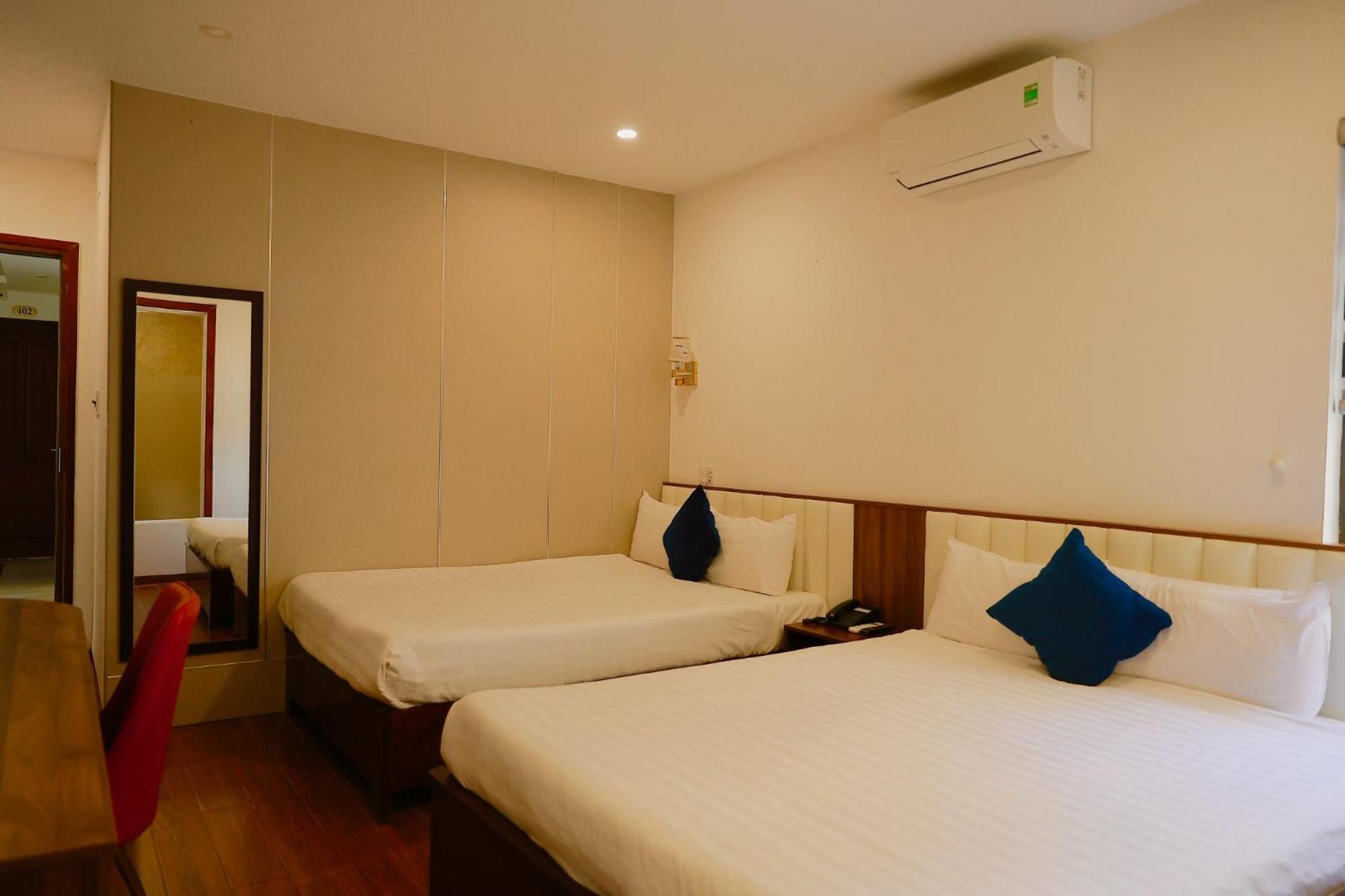Le Center Hotel Pleiku Extérieur photo