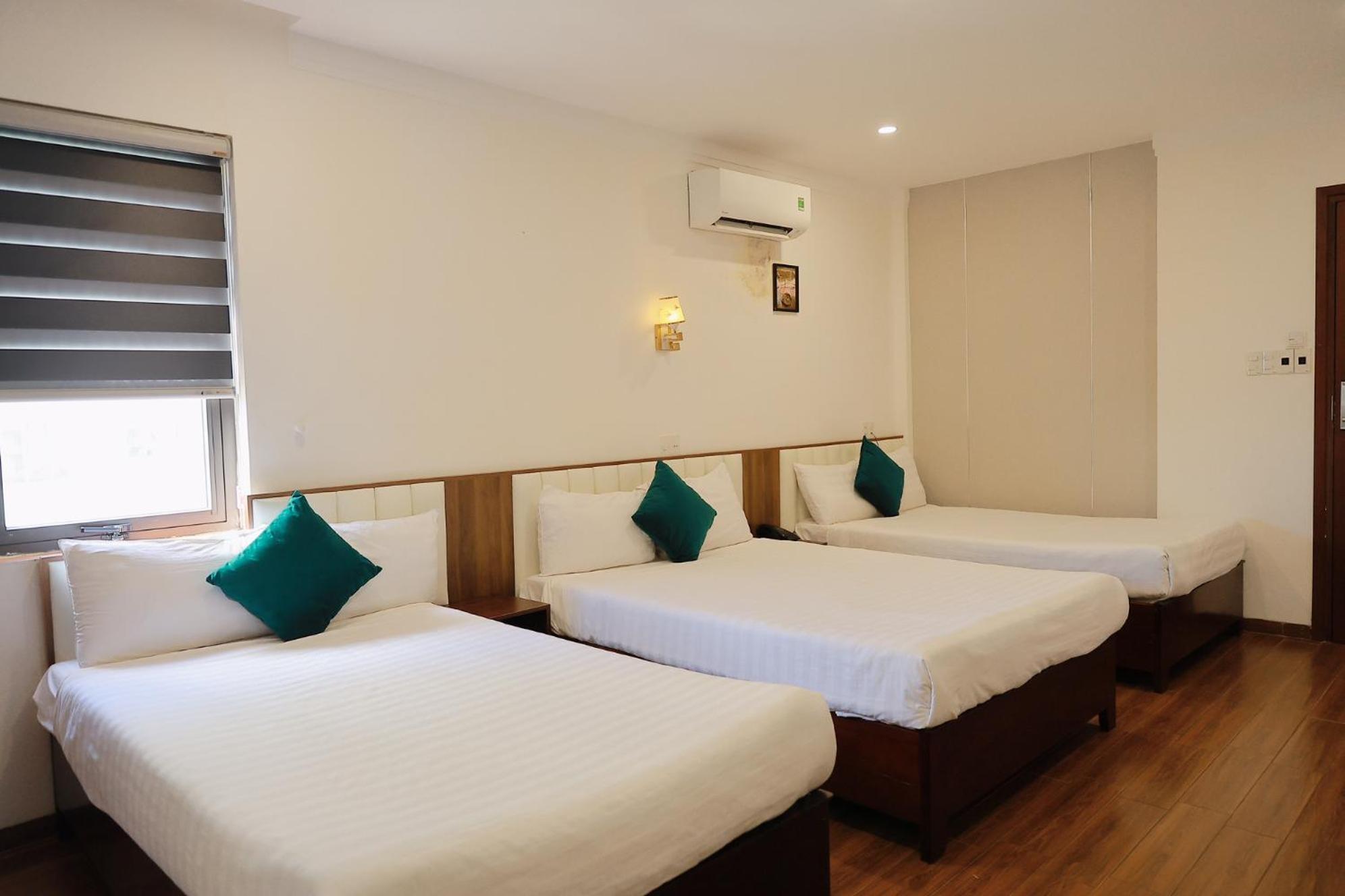 Le Center Hotel Pleiku Extérieur photo