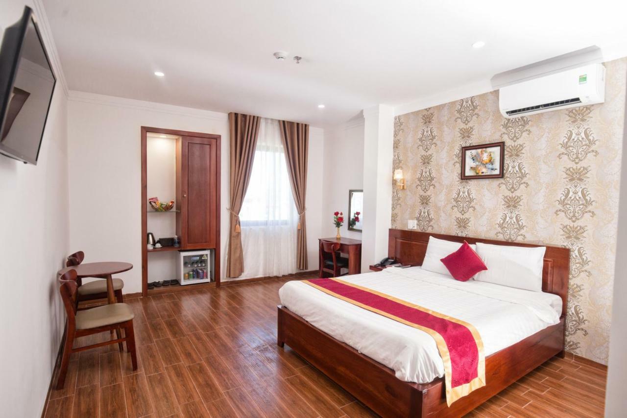 Le Center Hotel Pleiku Extérieur photo