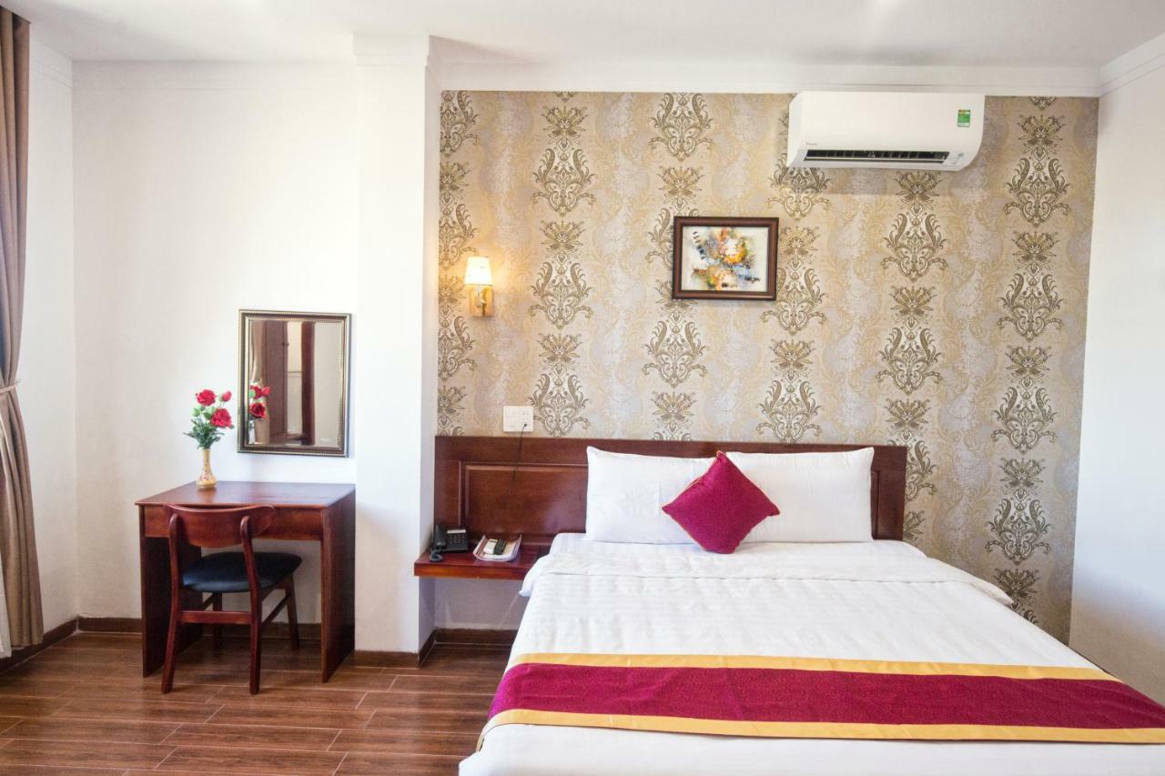 Le Center Hotel Pleiku Extérieur photo