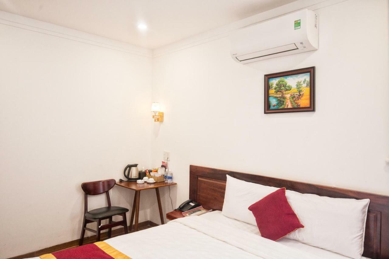 Le Center Hotel Pleiku Extérieur photo